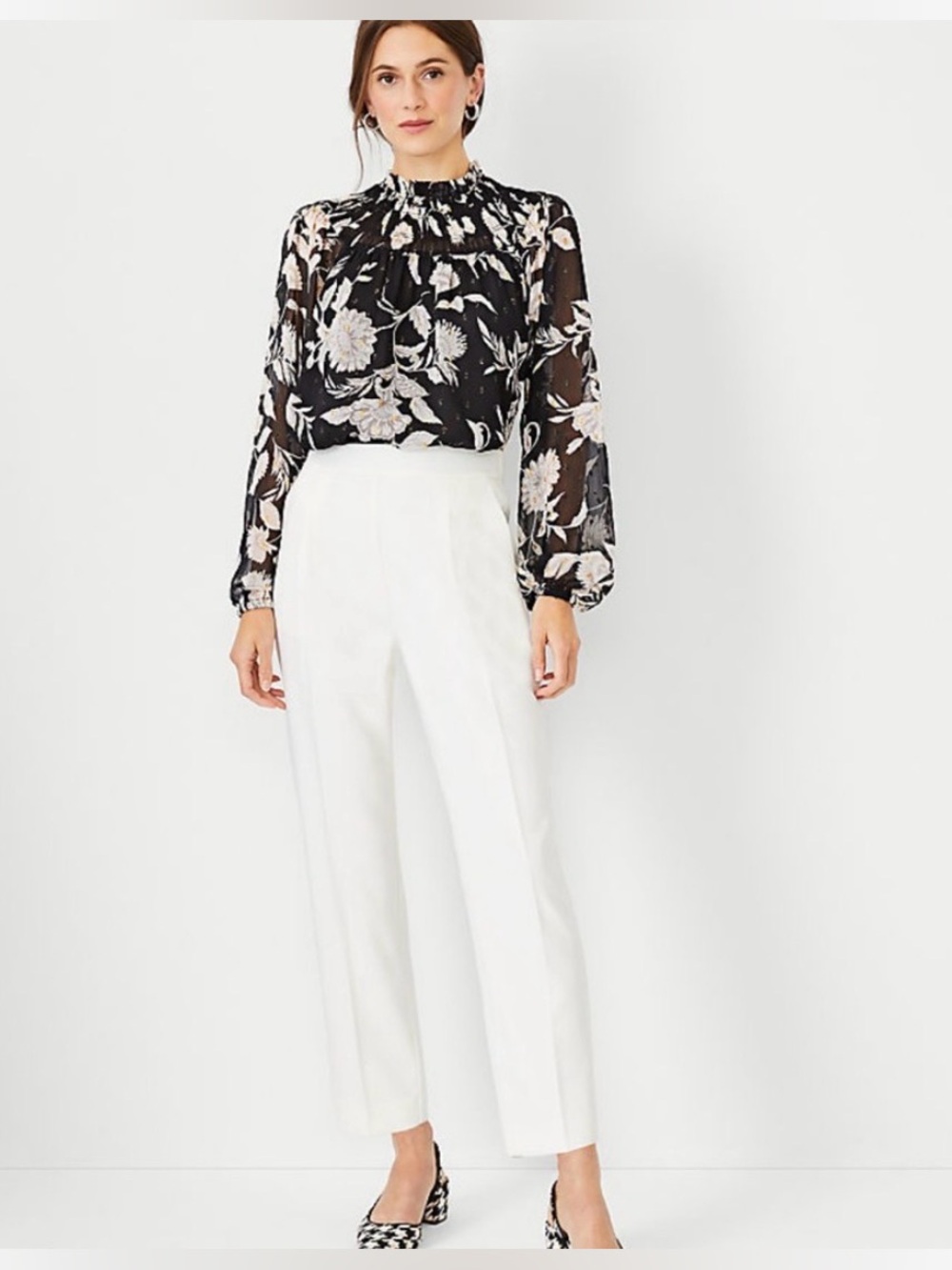 Ann Taylor Off White Pleated Trouser Pants